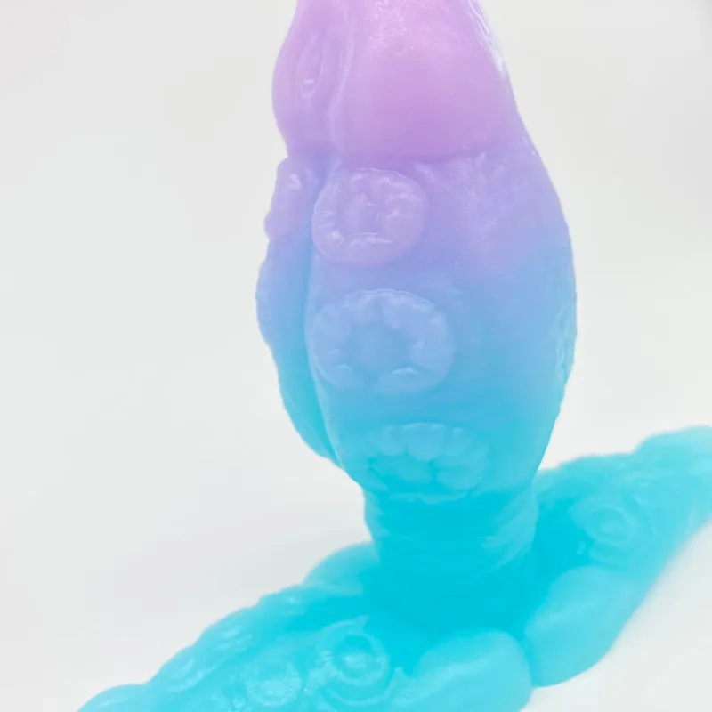 Tentickle Skwee Icy Sparkle vaginaplug large small base